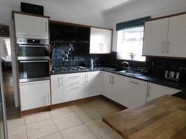 Picture #8 of Property #1000275441 in Hurn Road, Christchurch BH23 2RP