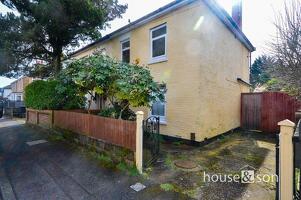 Picture #0 of Property #1007443641 in Wycliffe Road, Bournemouth BH9 1JP