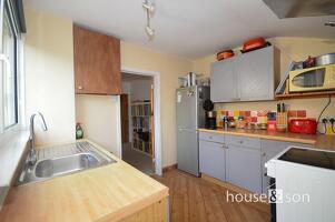 Picture #4 of Property #1007443641 in Wycliffe Road, Bournemouth BH9 1JP
