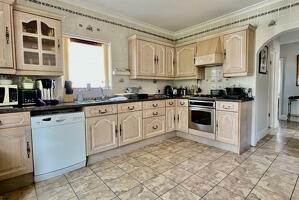 Picture #5 of Property #1008628041 in Burnbake Road, Verwood BH31 6ER