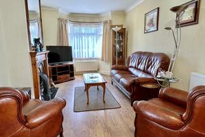 Picture #7 of Property #1008628041 in Burnbake Road, Verwood BH31 6ER