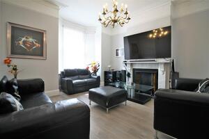 Picture #1 of Property #1009592631 in Kingsbridge Road, Poole BH14 8TL