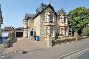 Picture #17 of Property #1009592631 in Kingsbridge Road, Poole BH14 8TL