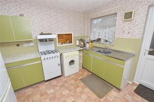 Picture #4 of Property #1011571131 in Spinners Close, West Moors, Ferndown BH22 0PN