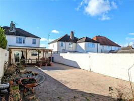 Picture #3 of Property #1012707441 in Oakfield Road, Poole BH15 3BG