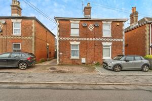 Picture #0 of Property #1014271341 in Rose Road, Totton, Southampton SO40 9HS