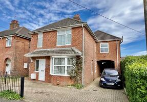 Picture #0 of Property #1023284931 in Hiltom Road, Ringwood BH24 1PW