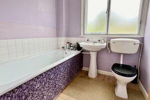 Picture #9 of Property #1023307641 in Drake Close, Ringwood BH24 1UG