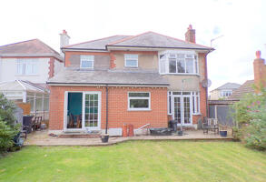 Picture #1 of Property #1029002541 in Winston Road, Bournemouth BH9 3EQ