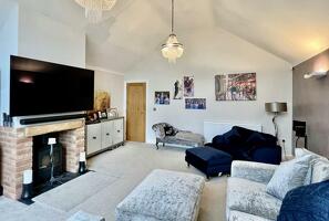 Picture #5 of Property #103069768 in St Leonards, Ashley Heath BH24 2QW