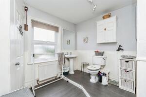 Picture #9 of Property #1035467541 in Southampton Road, Cadnam, Southampton SO40 2NF