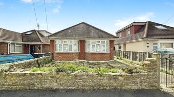 Picture #0 of Property #1036567641 in Granby Road, Bournemouth BH9 3NY