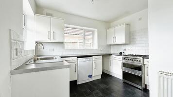 Picture #5 of Property #1036567641 in Granby Road, Bournemouth BH9 3NY