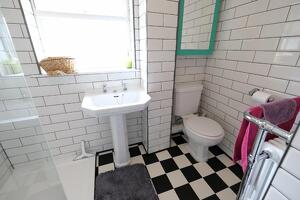 Picture #12 of Property #1037742741 in Moss Drive, Marchwood, Southampton SO40 4YD