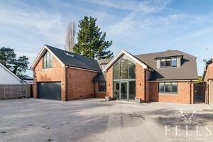 Picture #0 of Property #1040964441 in Heather Close, St Leonards, Ringwood BH24 2QJ