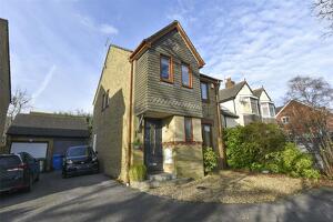 Picture #0 of Property #1041835341 in Lake Road, Hamworthy, Poole BH15 4LN