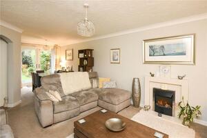Picture #1 of Property #1041835341 in Lake Road, Hamworthy, Poole BH15 4LN