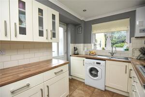 Picture #2 of Property #1041835341 in Lake Road, Hamworthy, Poole BH15 4LN