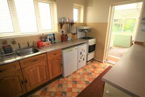 Picture #5 of Property #1041836331 in Hurn Road, Christchurch BH23 2RW