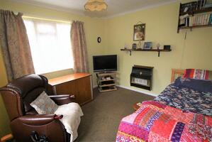 Picture #6 of Property #1041836331 in Hurn Road, Christchurch BH23 2RW