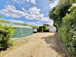 Picture #1 of Property #1045771131 in Ringwood Road, Verwood BH31 7AJ