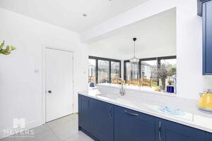 Picture #8 of Property #1046423541 in 20 Stanpit, Christchurch BH23 3LZ