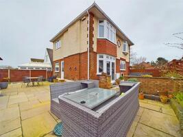 Picture #2 of Property #1049540541 in Tuckton Road, Bournemouth BH6 3HS