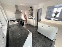 Picture #5 of Property #1049659341 in Gladstone Road, Parkstone, Poole BH12 2LY