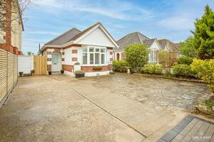 Picture #19 of Property #1054222641 in Saxonbury Road, Tuckton, Southbourne BH6 5ND