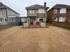 Picture #0 of Property #1054259541 in Rossmore Road, Poole BH12 2HQ