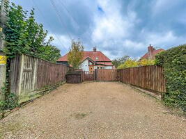 Picture #13 of Property #1059666441 in Esdaile Lane, Burley, Ringwood BH24 4AF