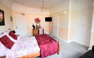 Picture #17 of Property #1060045731 in Kings Road West, Swanage BH19 1HF