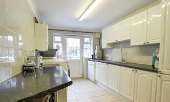 Picture #23 of Property #1060045731 in Kings Road West, Swanage BH19 1HF