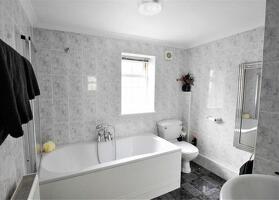 Picture #6 of Property #1060045731 in Kings Road West, Swanage BH19 1HF