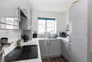 Picture #4 of Property #1068472641 in Kings Close, Bournemouth BH10 4GB