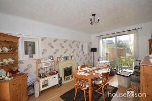 Picture #1 of Property #1074328341 in Victoria Avenue, Bournemouth BH9 2RP