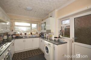 Picture #3 of Property #1074328341 in Victoria Avenue, Bournemouth BH9 2RP