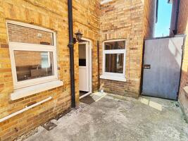 Picture #18 of Property #1075797741 in Bennett Road, Charminster, Bournemouth BH8 8RL