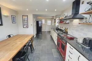 Picture #9 of Property #1082792541 in Southampton SO40 2RX