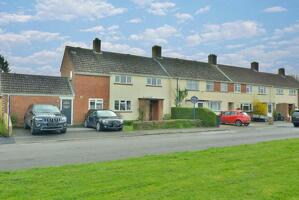 Picture #1 of Property #1086119541 in Churchill Close, Sturminster Marshall BH21 4BQ