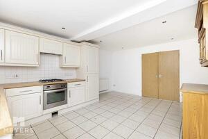 Picture #9 of Property #1087893141 in Iford Lane, Southbourne BH6 5QY