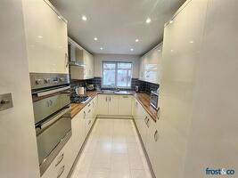 Picture #1 of Property #1089367641 in Richmond Road, Lower Parkstone, Poole BH14 0BS
