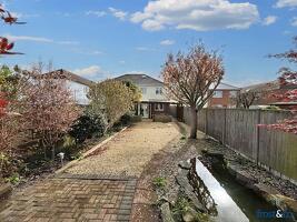 Picture #16 of Property #1089367641 in Richmond Road, Lower Parkstone, Poole BH14 0BS