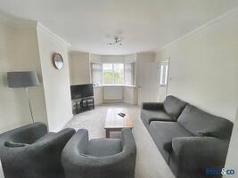 Picture #2 of Property #1089367641 in Richmond Road, Lower Parkstone, Poole BH14 0BS