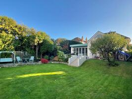 Picture #6 of Property #1090360341 in Lilliput Road, Lilliput, Poole BH14 8JU
