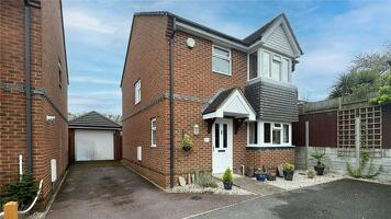 Picture #0 of Property #1091248641 in Uppleby Road, Parkstone, Poole BH12 3DE