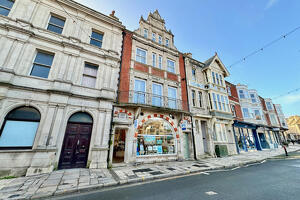 Picture #0 of Property #1093040541 in High Street, Swanage BH19 2LT
