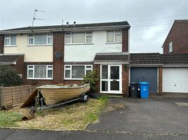 Picture #0 of Property #1093238541 in Maureen Close, Poole BH12 3HG