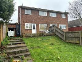Picture #1 of Property #1093238541 in Maureen Close, Poole BH12 3HG