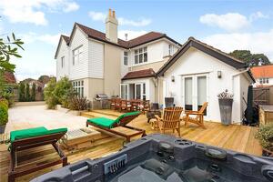 Picture #1 of Property #1097884641 in Canford Cliffs Avenue, Canford Cliffs, Poole BH14 9QN